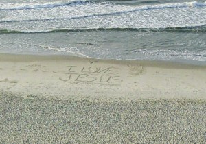 140629 Family Vacation-image in the sand_065826~2