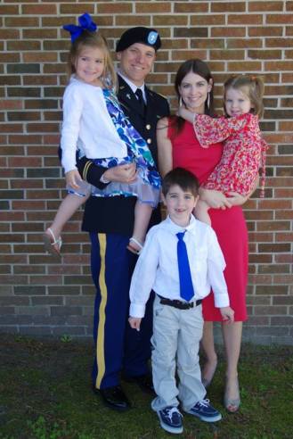 160409 Lee's Chaplaincy Graduation_family picture_2